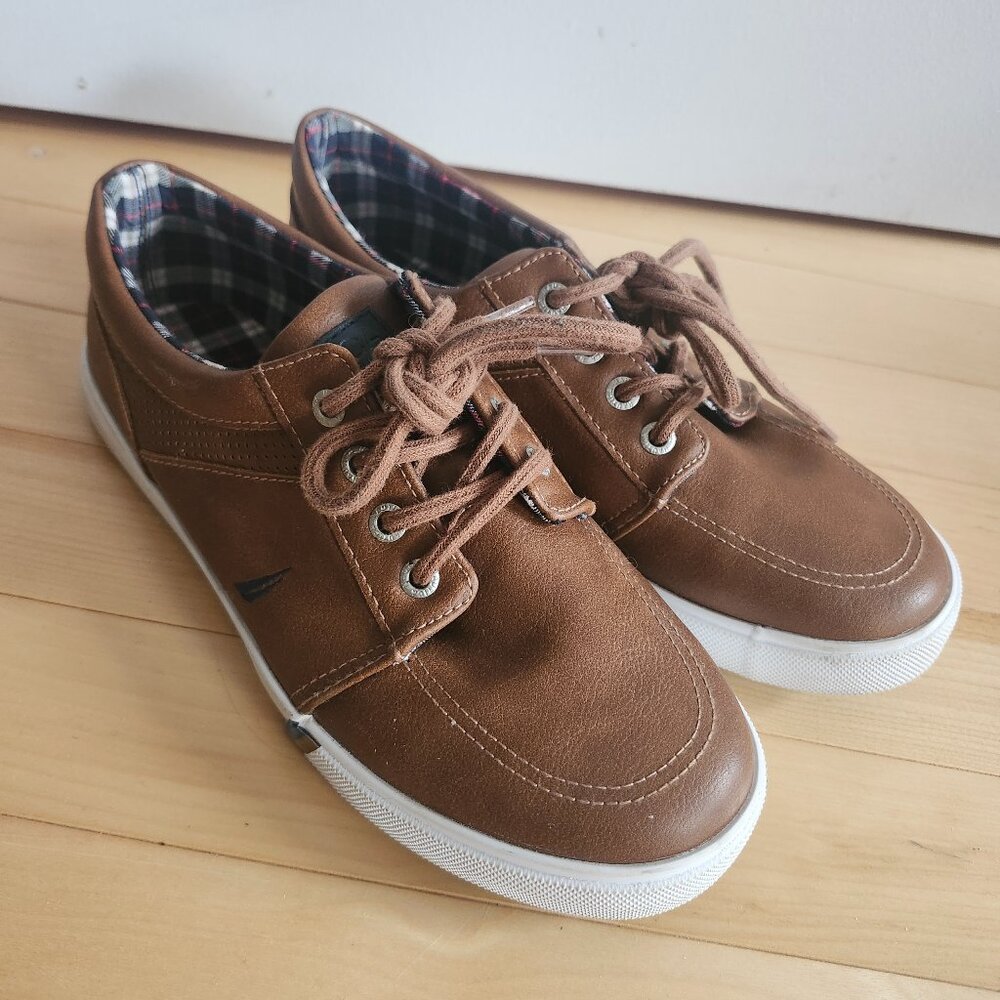 Kids nautica shoes